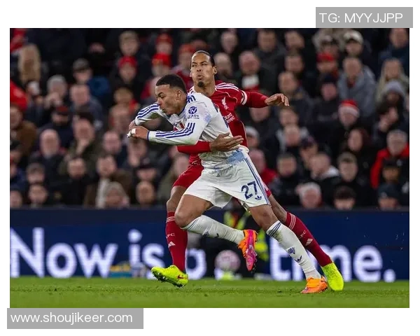 阿斯顿维拉足球明星的辉煌历程与未来展望解析